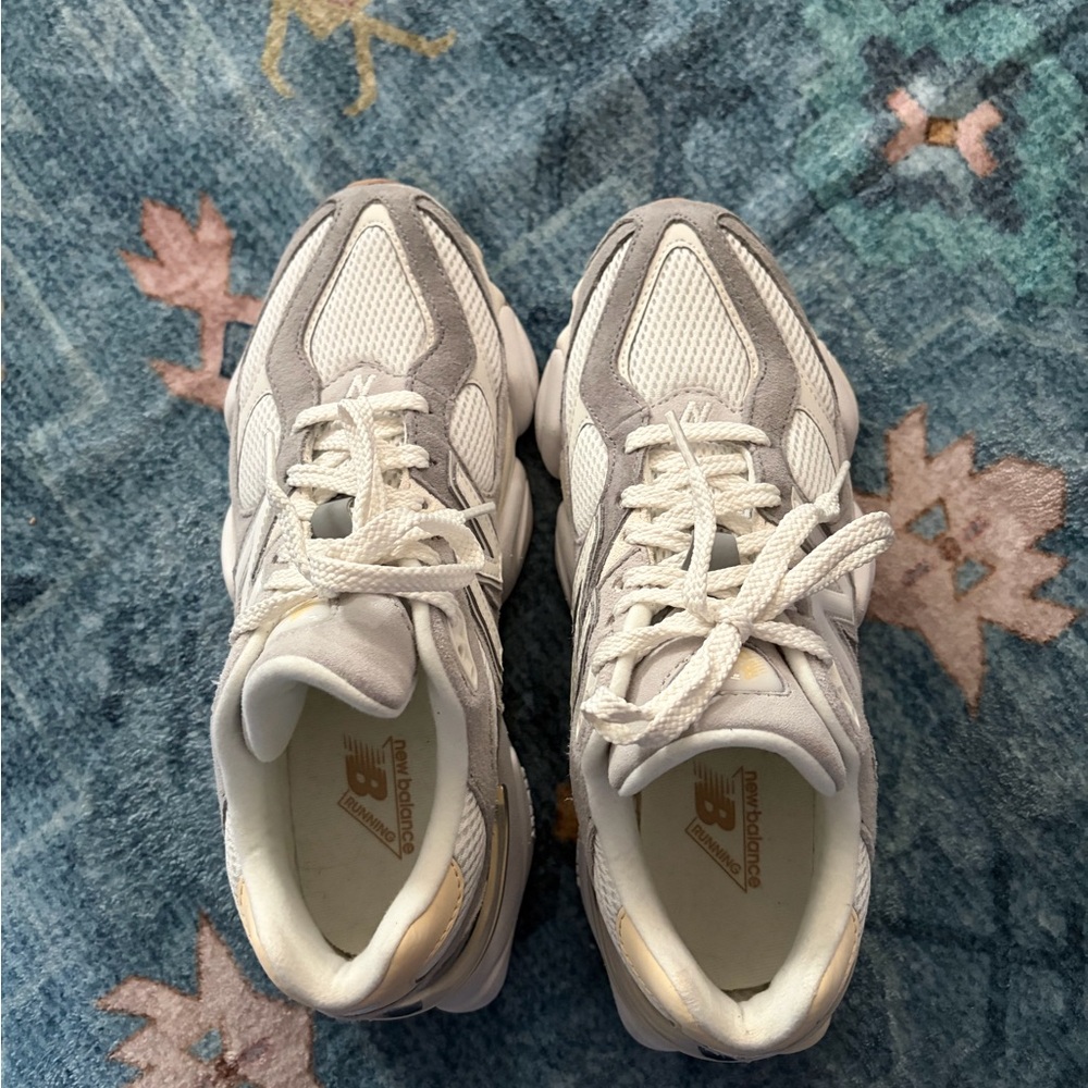 New Balance Women's White and Gray Sneakers